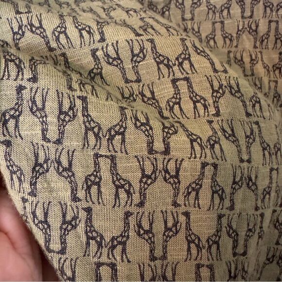 Xhilaration Giraffe Zip Back V-Neck Top Size Lg - Picture 5 of 5